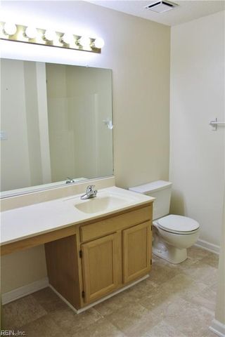 6 Tamarisk Quay Apt J, Hampton, VA 23666