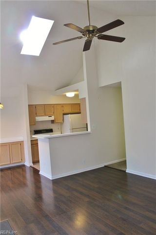 6 Tamarisk Quay Apt J, Hampton, VA 23666