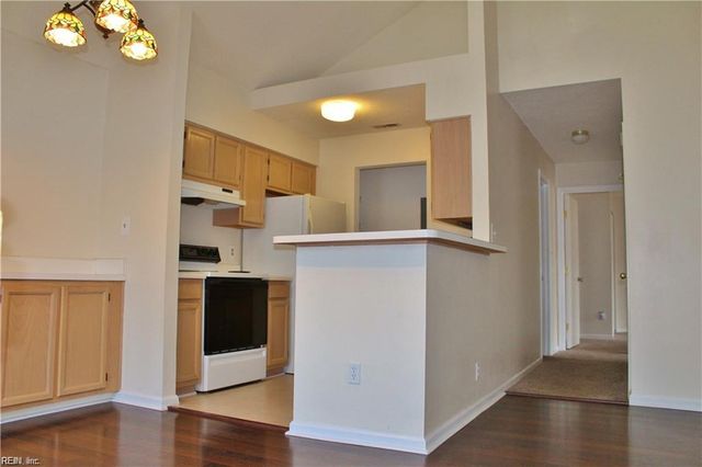6 Tamarisk Quay Apt J, Hampton, VA 23666