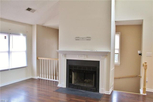 6 Tamarisk Quay Apt J, Hampton, VA 23666