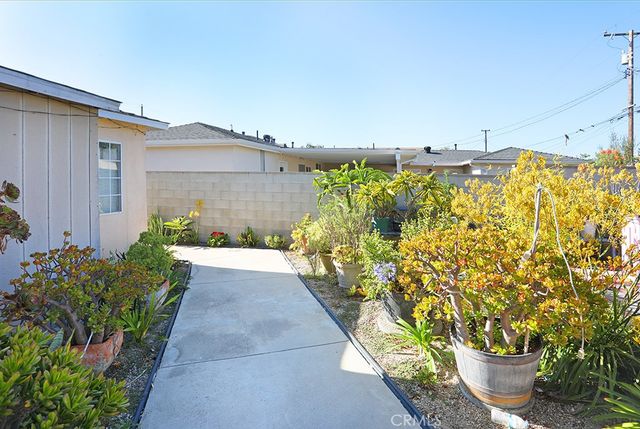 14902 Purdy, Midway City, CA 92655