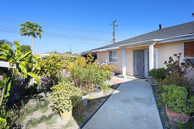 14902 Purdy, Midway City, CA 92655