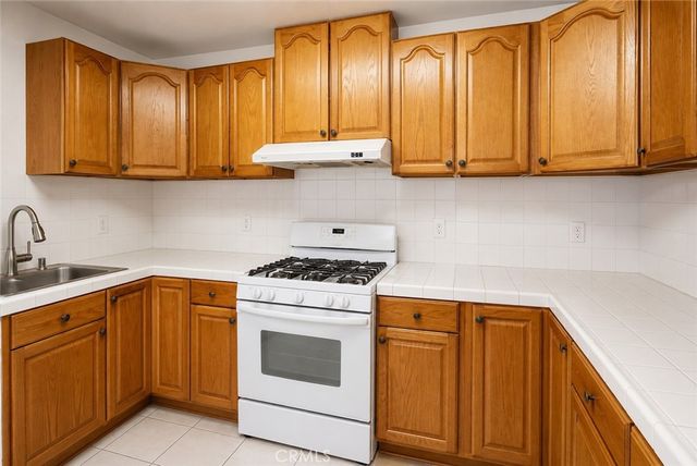 14902 Purdy, Midway City, CA 92655