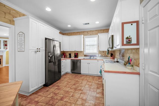 207 Georgetown Ln., Hattiesburg, MS 39402