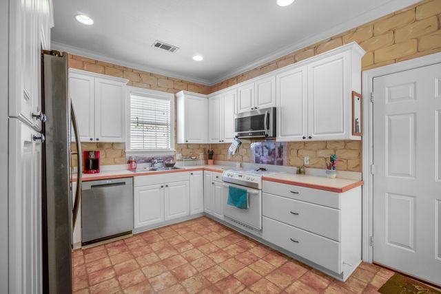 207 Georgetown Ln., Hattiesburg, MS 39402