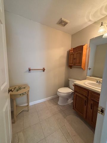 35 Santuit Pond Way 5C, Mashpee, MA 02649