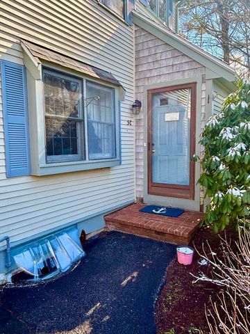 35 Santuit Pond Way 5C, Mashpee, MA 02649