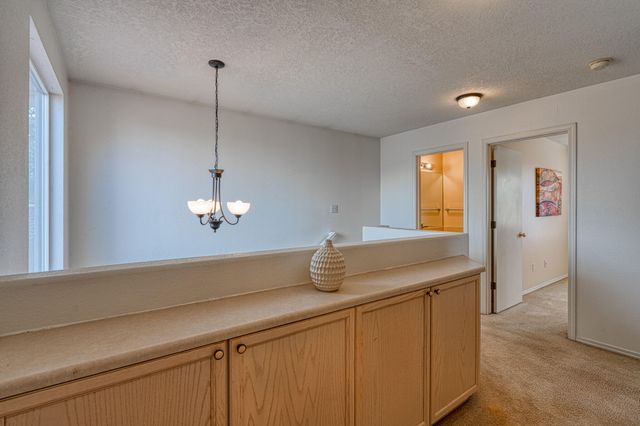 6904 Shale Avenue NE, Albuquerque, NM 87113