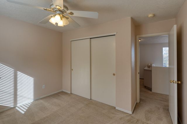 6904 Shale Avenue NE, Albuquerque, NM 87113