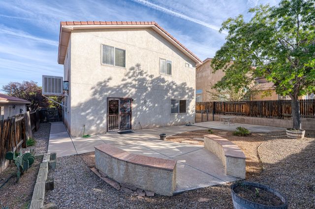 6904 Shale Avenue NE, Albuquerque, NM 87113