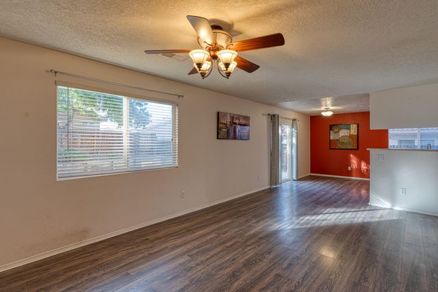 6904 Shale Avenue NE, Albuquerque, NM 87113