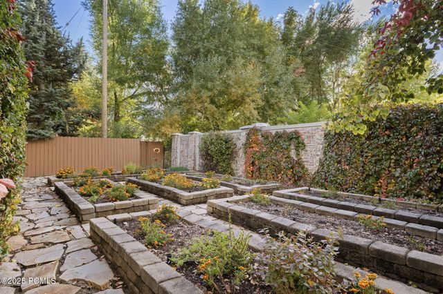 2238 E Cottonwood Cove Lane, Cottonwood Heights, UT 84121