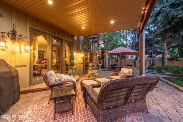 2238 E Cottonwood Cove Lane, Cottonwood Heights, UT 84121