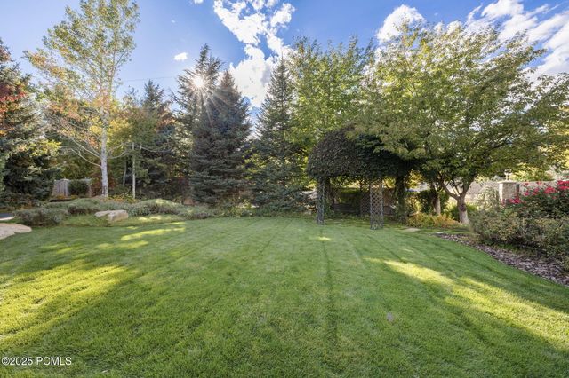 2238 E Cottonwood Cove Lane, Cottonwood Heights, UT 84121