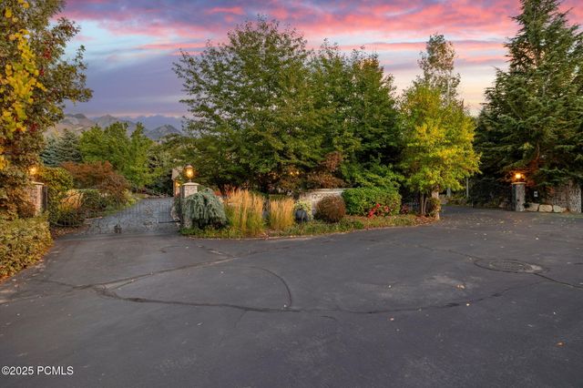 2238 E Cottonwood Cove Lane, Cottonwood Heights, UT 84121