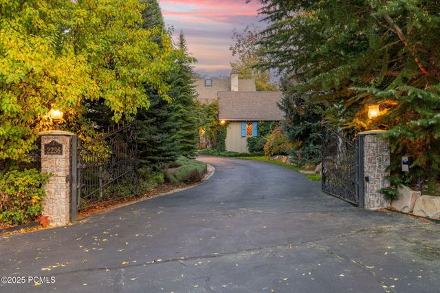 2238 E Cottonwood Cove Lane, Cottonwood Heights, UT 84121