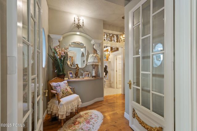 2238 E Cottonwood Cove Lane, Cottonwood Heights, UT 84121