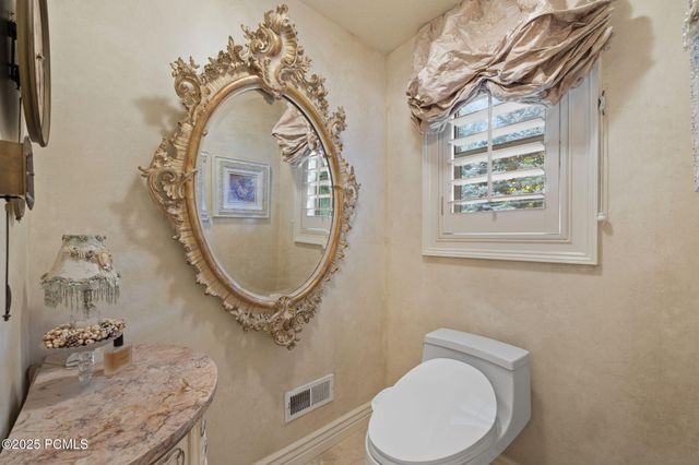 2238 E Cottonwood Cove Lane, Cottonwood Heights, UT 84121