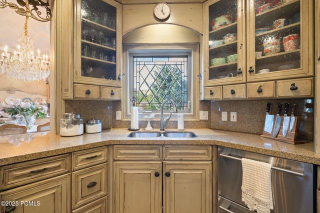 2238 E Cottonwood Cove Lane, Cottonwood Heights, UT 84121