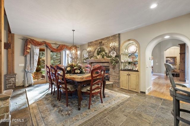 2238 E Cottonwood Cove Lane, Cottonwood Heights, UT 84121