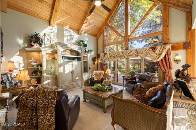 2238 E Cottonwood Cove Lane, Cottonwood Heights, UT 84121