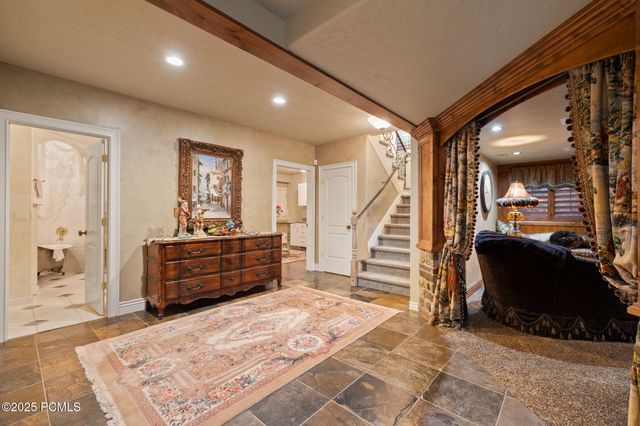 2238 E Cottonwood Cove Lane, Cottonwood Heights, UT 84121