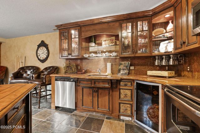 2238 E Cottonwood Cove Lane, Cottonwood Heights, UT 84121