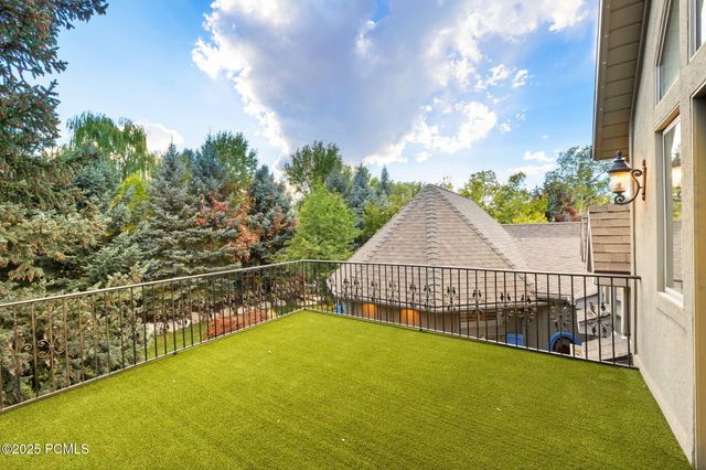 2238 E Cottonwood Cove Lane, Cottonwood Heights, UT 84121