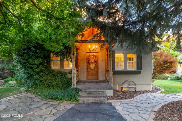 2238 E Cottonwood Cove Lane, Cottonwood Heights, UT 84121