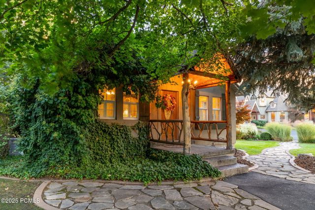 2238 E Cottonwood Cove Lane, Cottonwood Heights, UT 84121