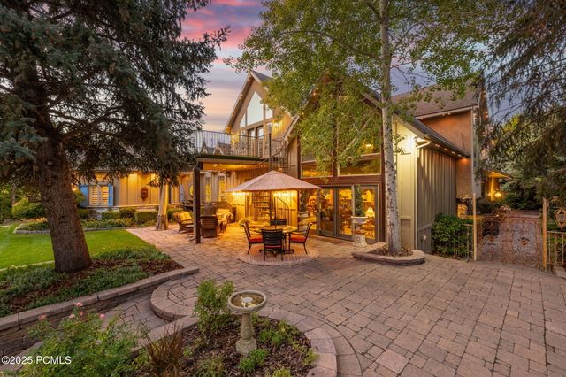 2238 E Cottonwood Cove Lane, Cottonwood Heights, UT 84121