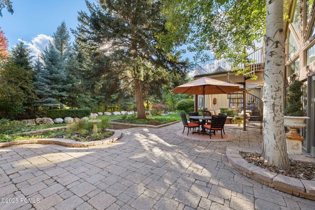 2238 E Cottonwood Cove Lane, Cottonwood Heights, UT 84121