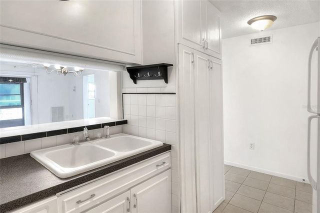 900 AVENUE Z SE B2, Winter Haven, FL 33880