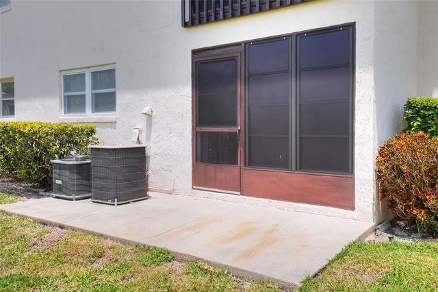 900 AVENUE Z SE B2, Winter Haven, FL 33880