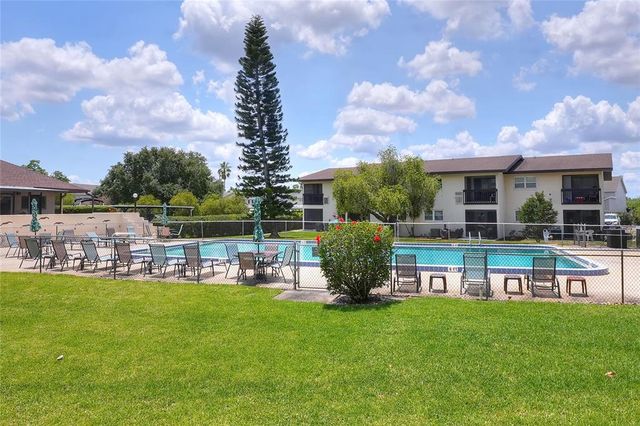 900 AVENUE Z SE B2, Winter Haven, FL 33880