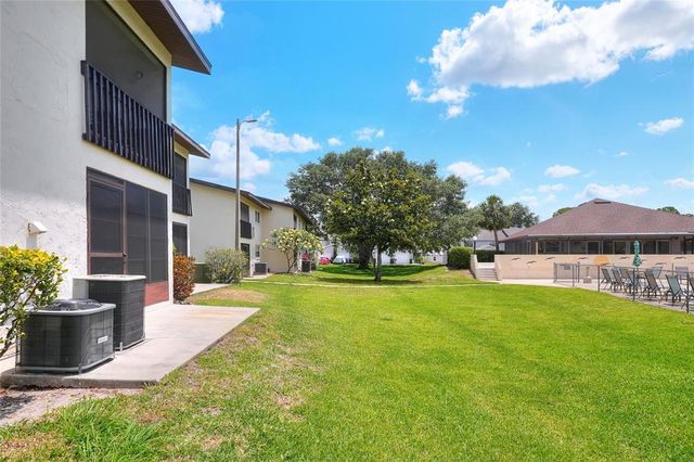 900 AVENUE Z SE B2, Winter Haven, FL 33880