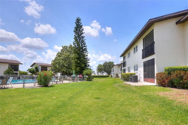 900 AVENUE Z SE B2, Winter Haven, FL 33880