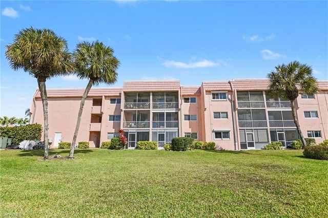 200 Forest Lakes BLVD 305, Naples, FL 34105