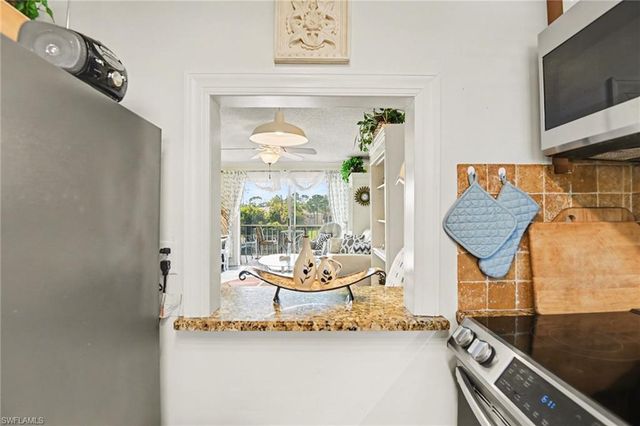 200 Forest Lakes BLVD 305, Naples, FL 34105