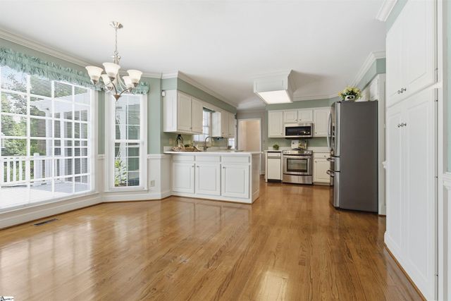 110 W Killarney Lake, Moore, SC 29369