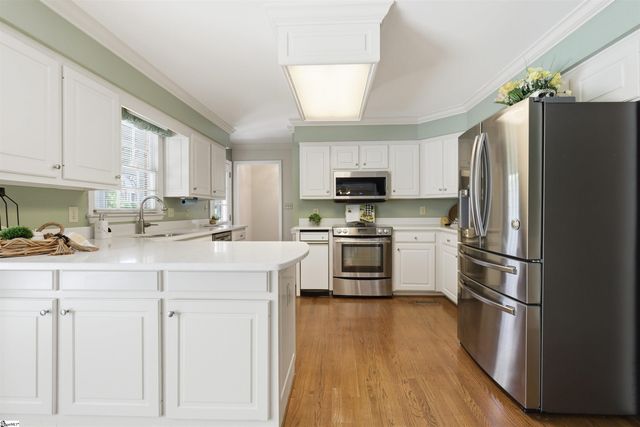 110 W Killarney Lake, Moore, SC 29369