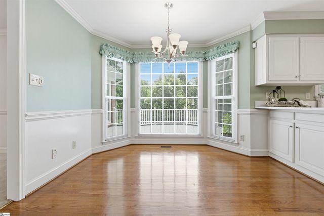 110 W Killarney Lake, Moore, SC 29369