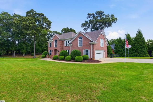 110 W Killarney Lake, Moore, SC 29369