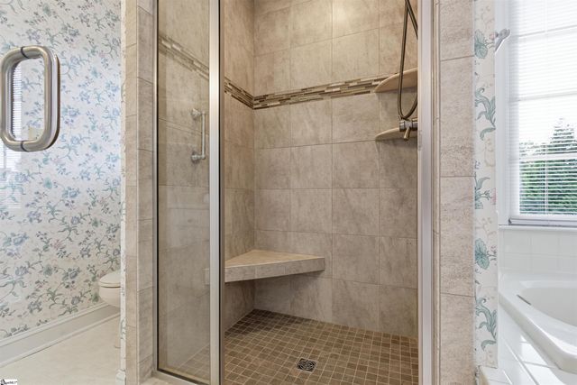 110 W Killarney Lake, Moore, SC 29369