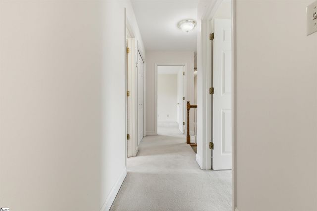 110 W Killarney Lake, Moore, SC 29369