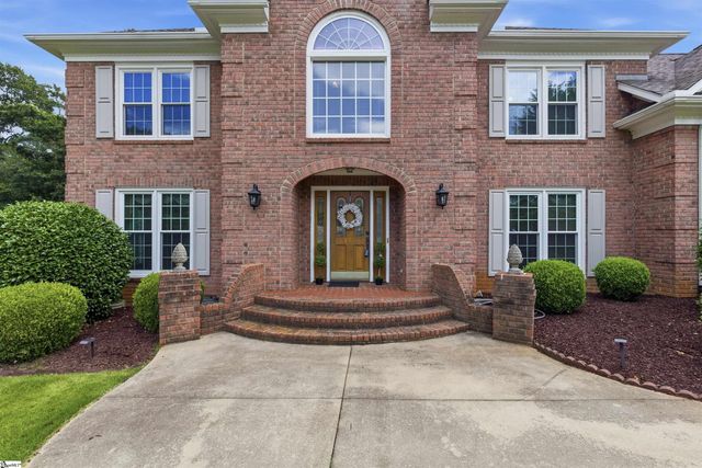 110 W Killarney Lake, Moore, SC 29369