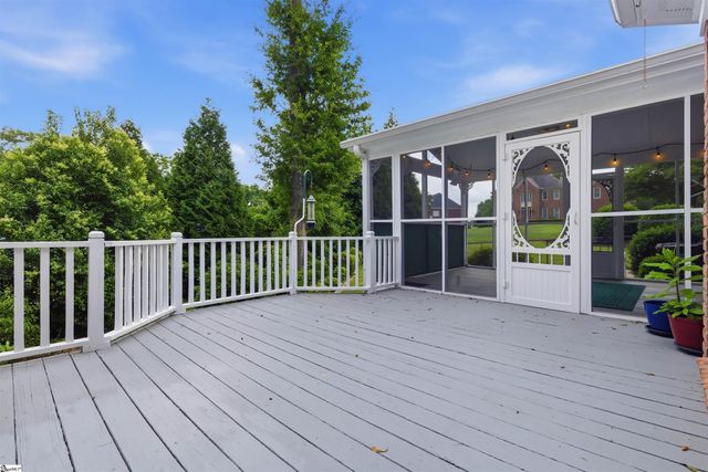 110 W Killarney Lake, Moore, SC 29369