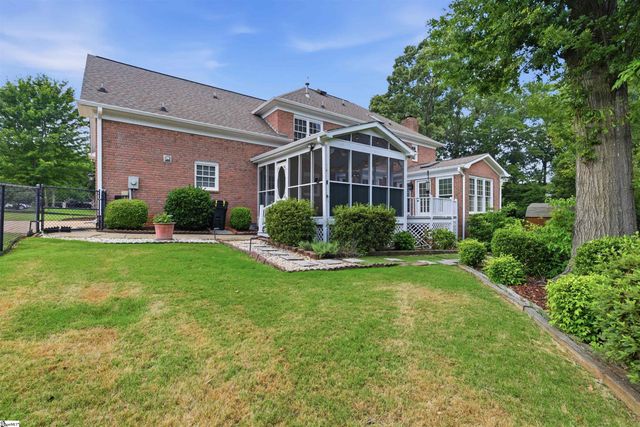 110 W Killarney Lake, Moore, SC 29369