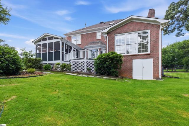 110 W Killarney Lake, Moore, SC 29369