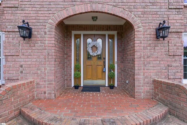 110 W Killarney Lake, Moore, SC 29369